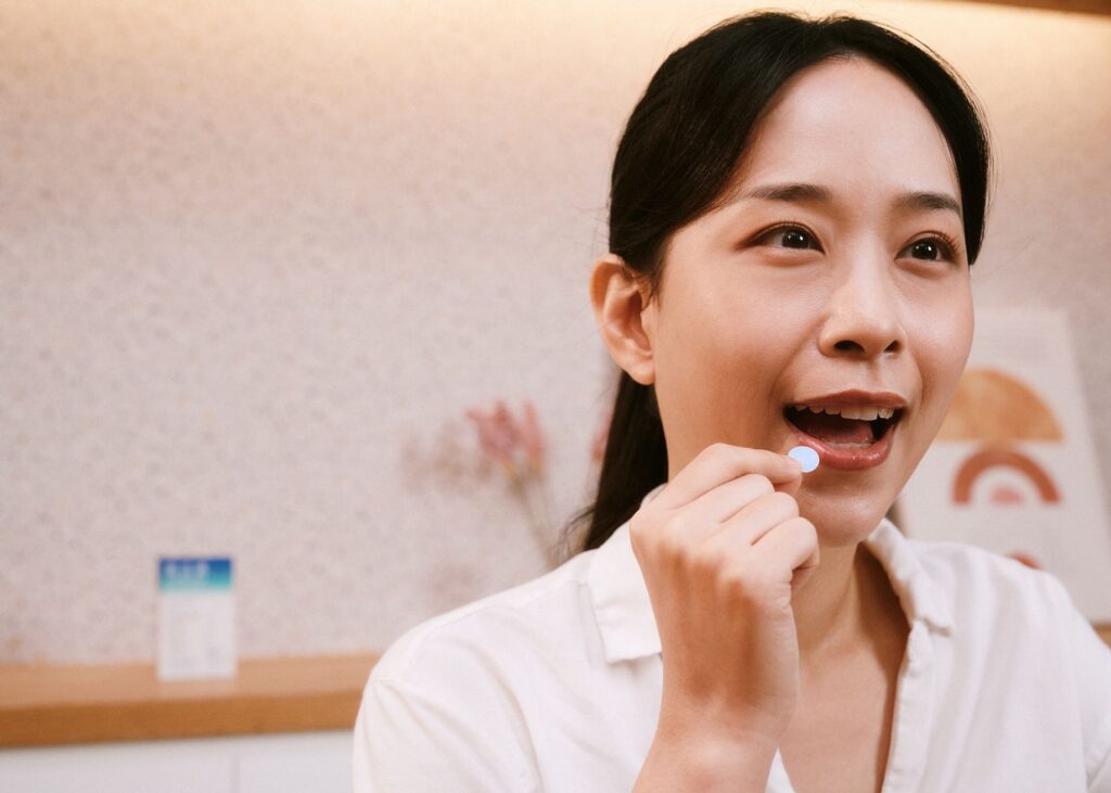 嘴破用口內貼片